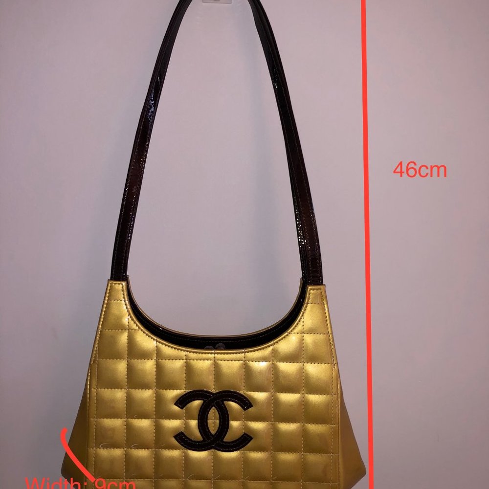 SOLD - Authentic CHANEL Vintage Shoulderbag - Picture 14 of 15